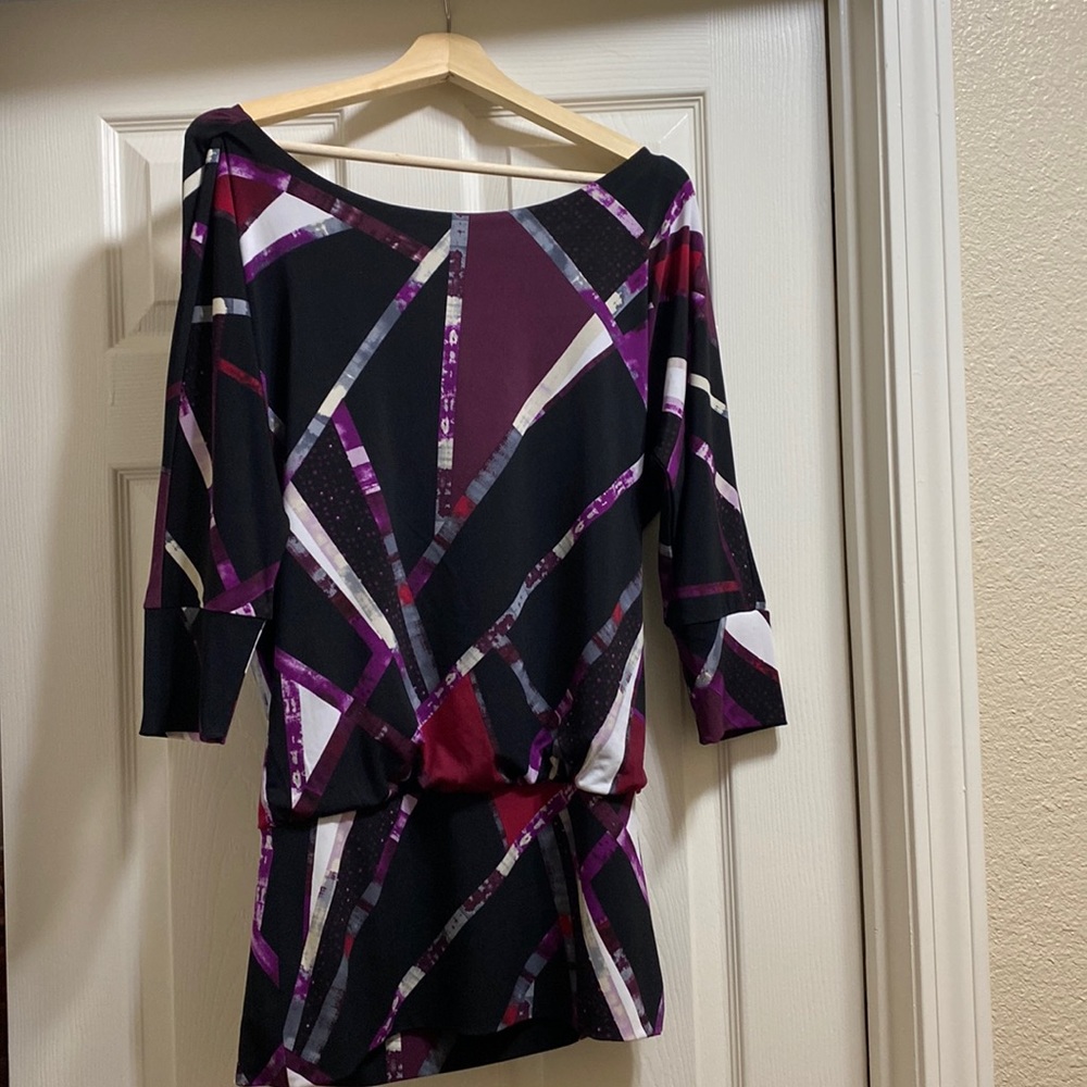 White House Black Market Abstract 3/4 sleeve Top Size Small